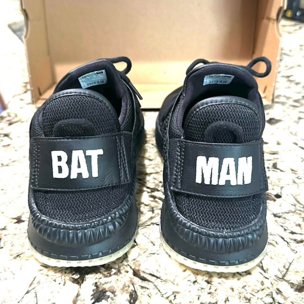 PUMA Shoe Palace x DC Comics x Tsugi Netfit Justice League Batman - Picture 2 of 9